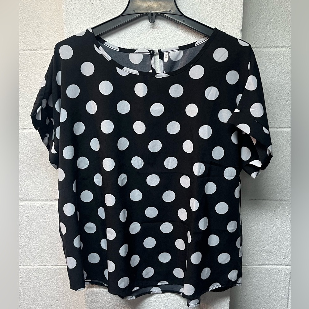 Plus Polka Dot Keyhole Back Blouse 2X